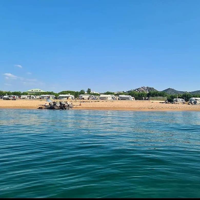 Camping El Pinar Platja Santa Susanna Exterior photo