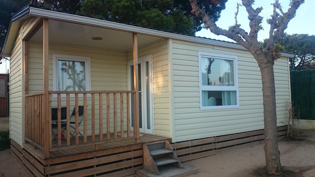 Camping El Pinar Platja Santa Susanna Exterior photo
